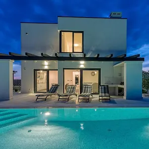 Villa-osmium , Galižana Kroatien