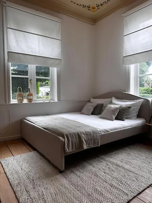 Privates Zimmer In Villa Mit Blick Auf Die Elbe Hamburg Apartman